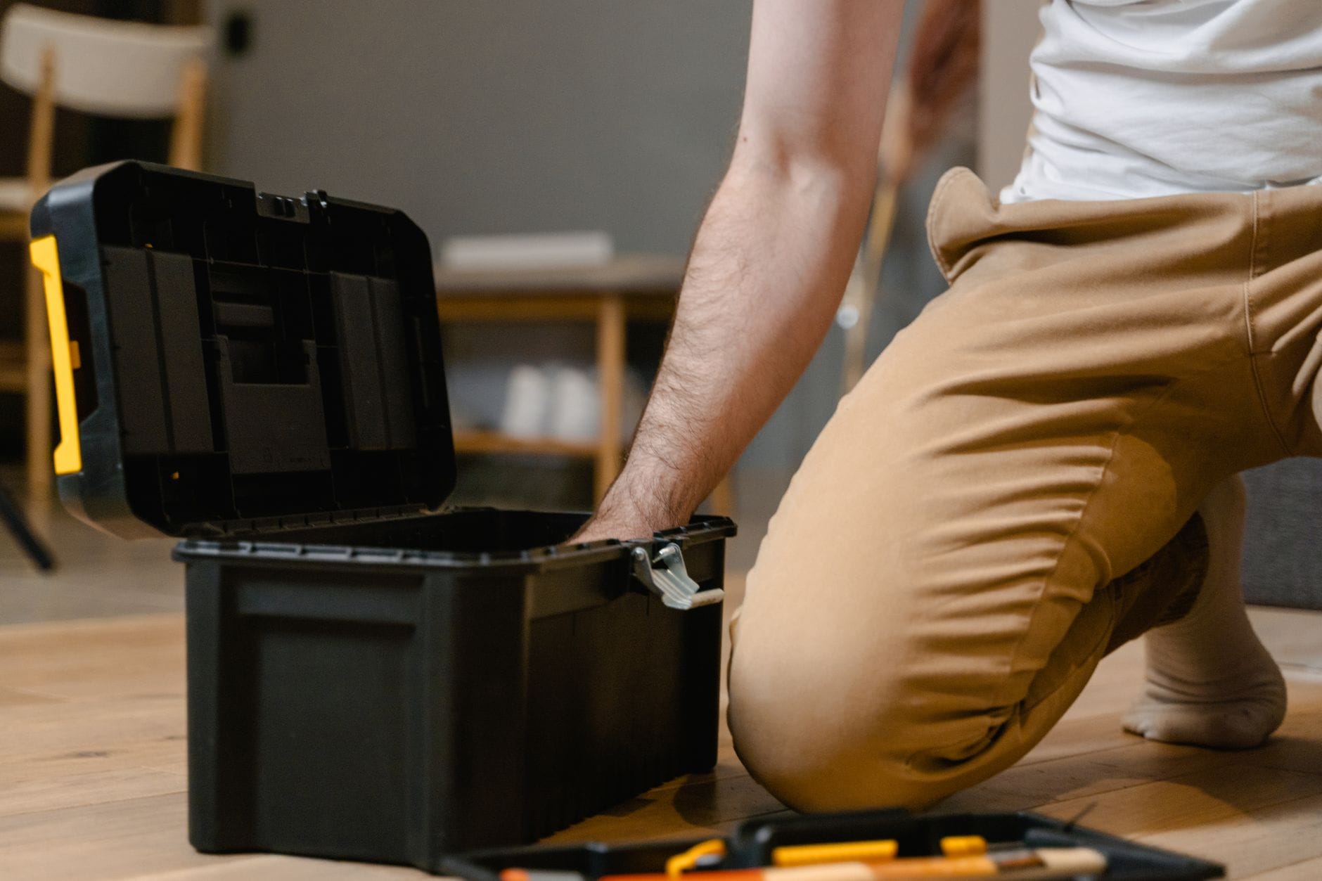 The Pitfalls of the DIY “General Marketing Lab” Approach